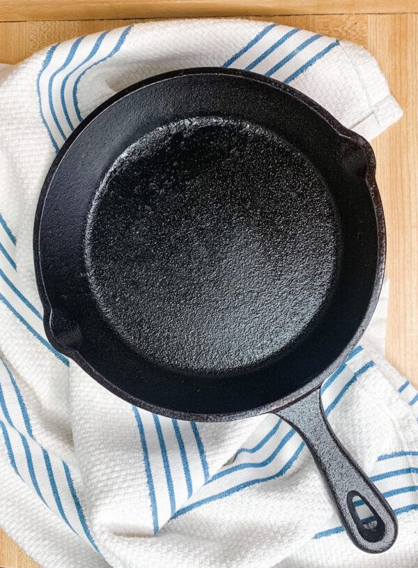 7 Reasons Why You Should Cook With Cast Iron Skillet